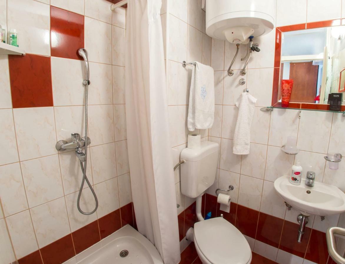 Yellow Lily Mostar Apartman Exterior photo