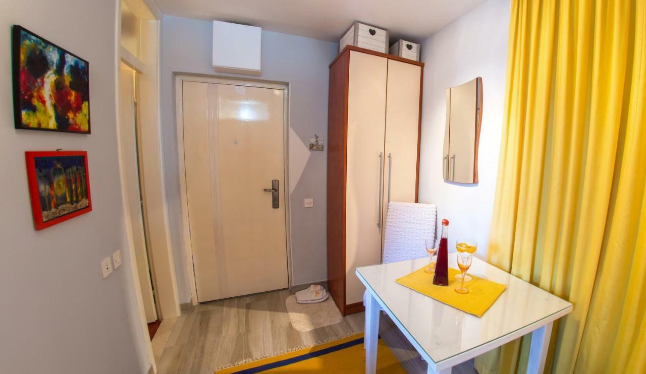Yellow Lily Mostar Apartman Exterior photo